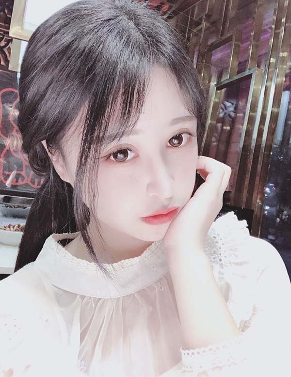 新加坡围经纪人微信