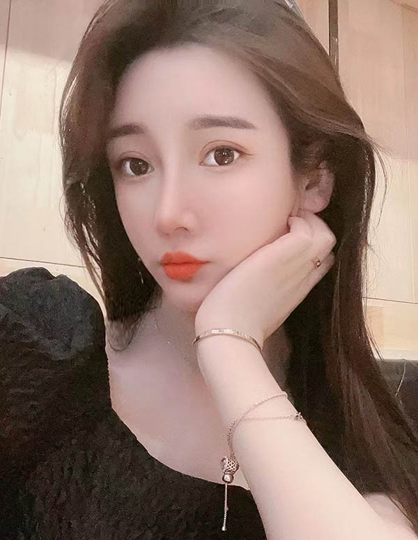 迪拜伴游大学生